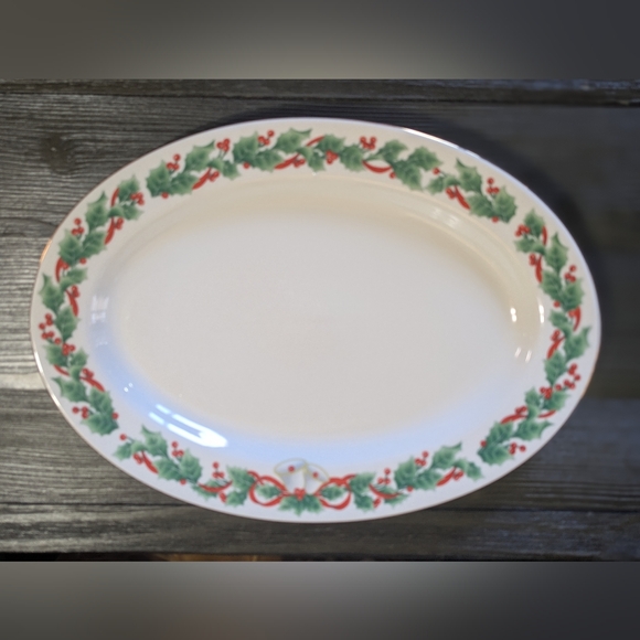 Royal Majestic Other - ROYAL MAJESTIC FINE CHINA NOEL 8401 MADE IN CHINA 14" OVAL SERVING PLATTER